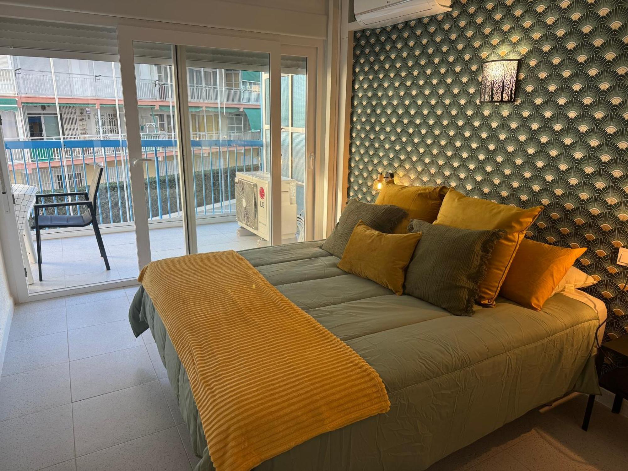 Apartamento Muchavista Primera Linea De Playa By El Conserje El Campello Luaran gambar