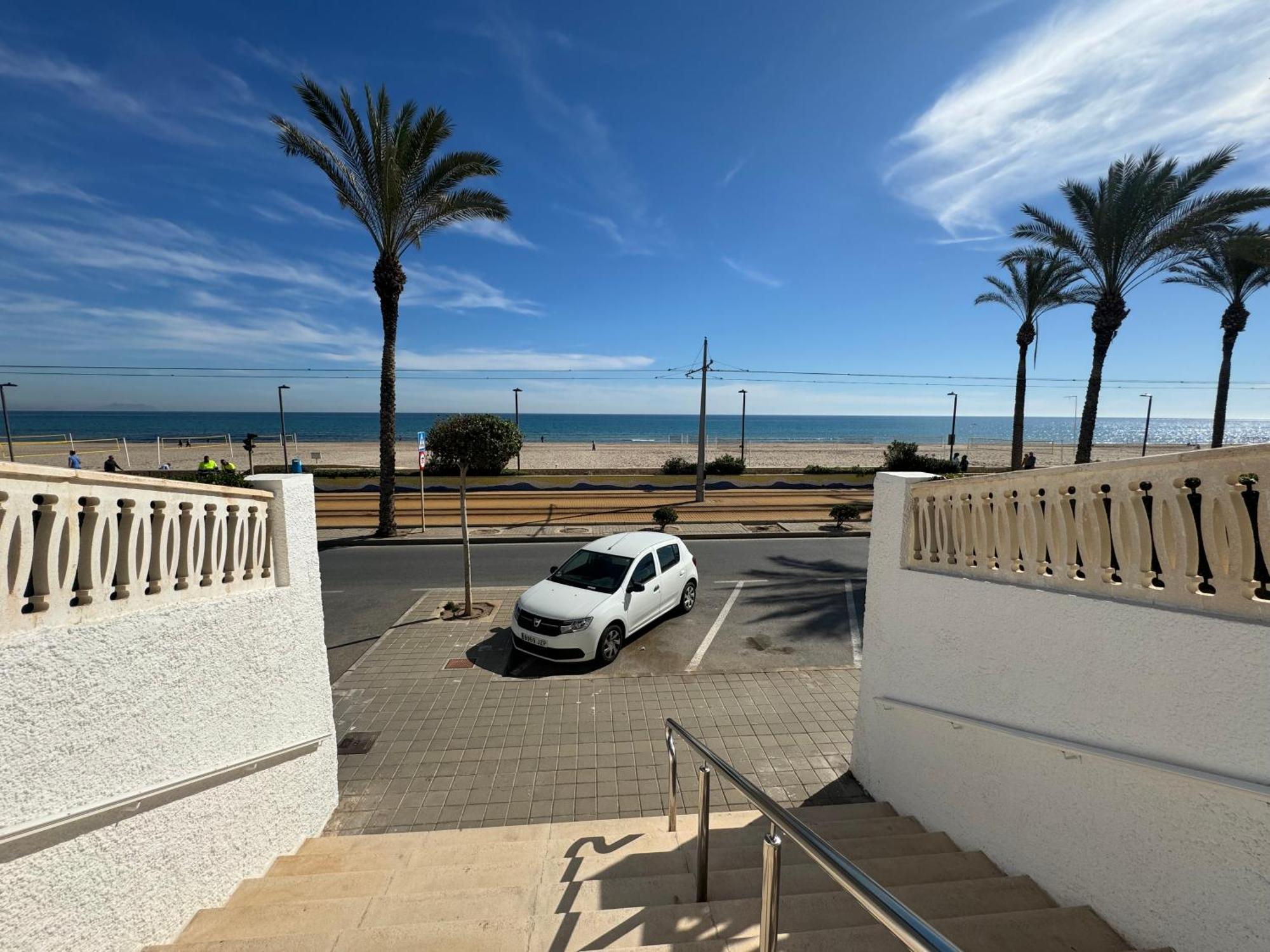 Apartamento Muchavista Primera Linea De Playa By El Conserje El Campello Luaran gambar