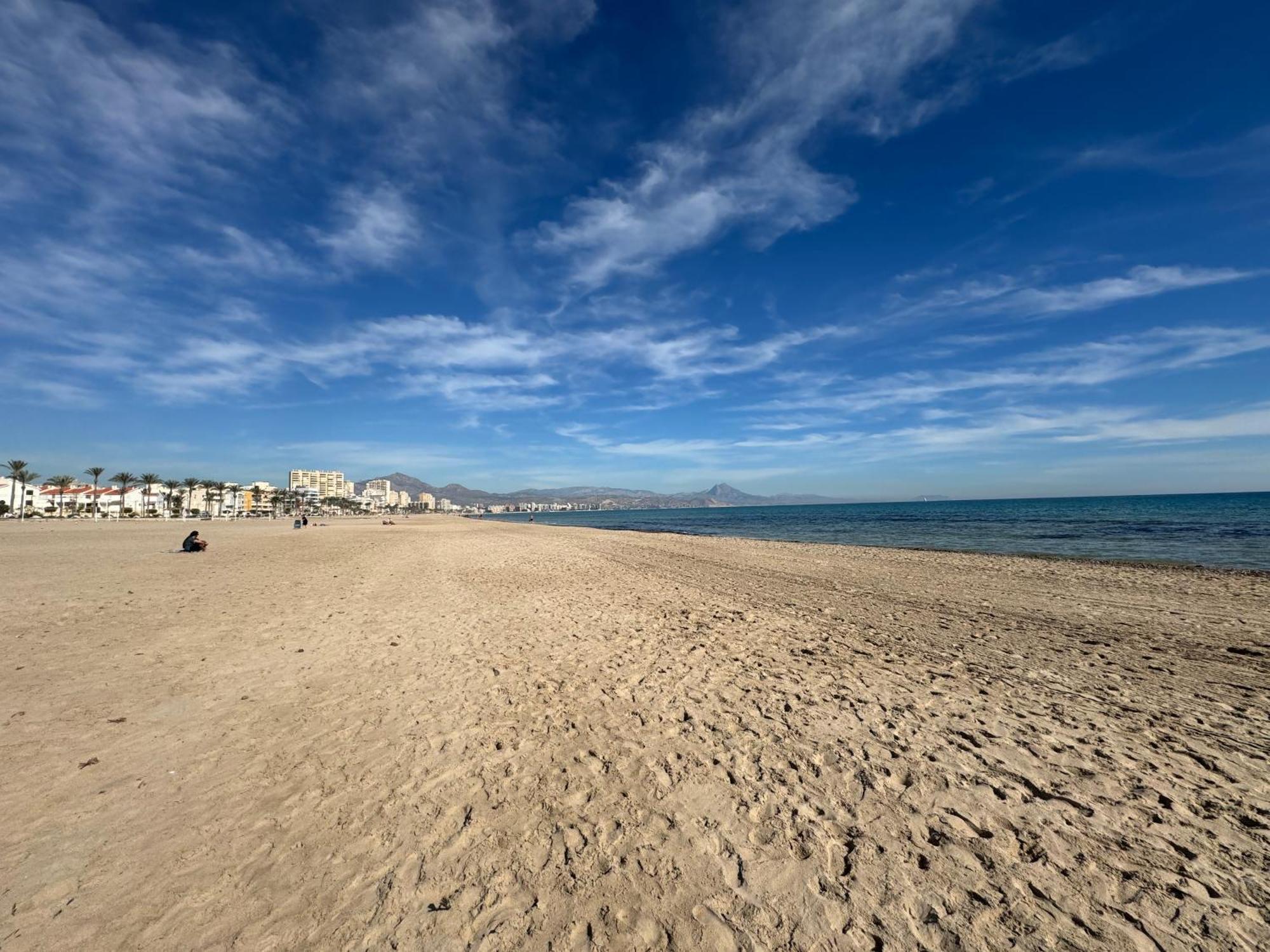 Apartamento Muchavista Primera Linea De Playa By El Conserje El Campello Luaran gambar