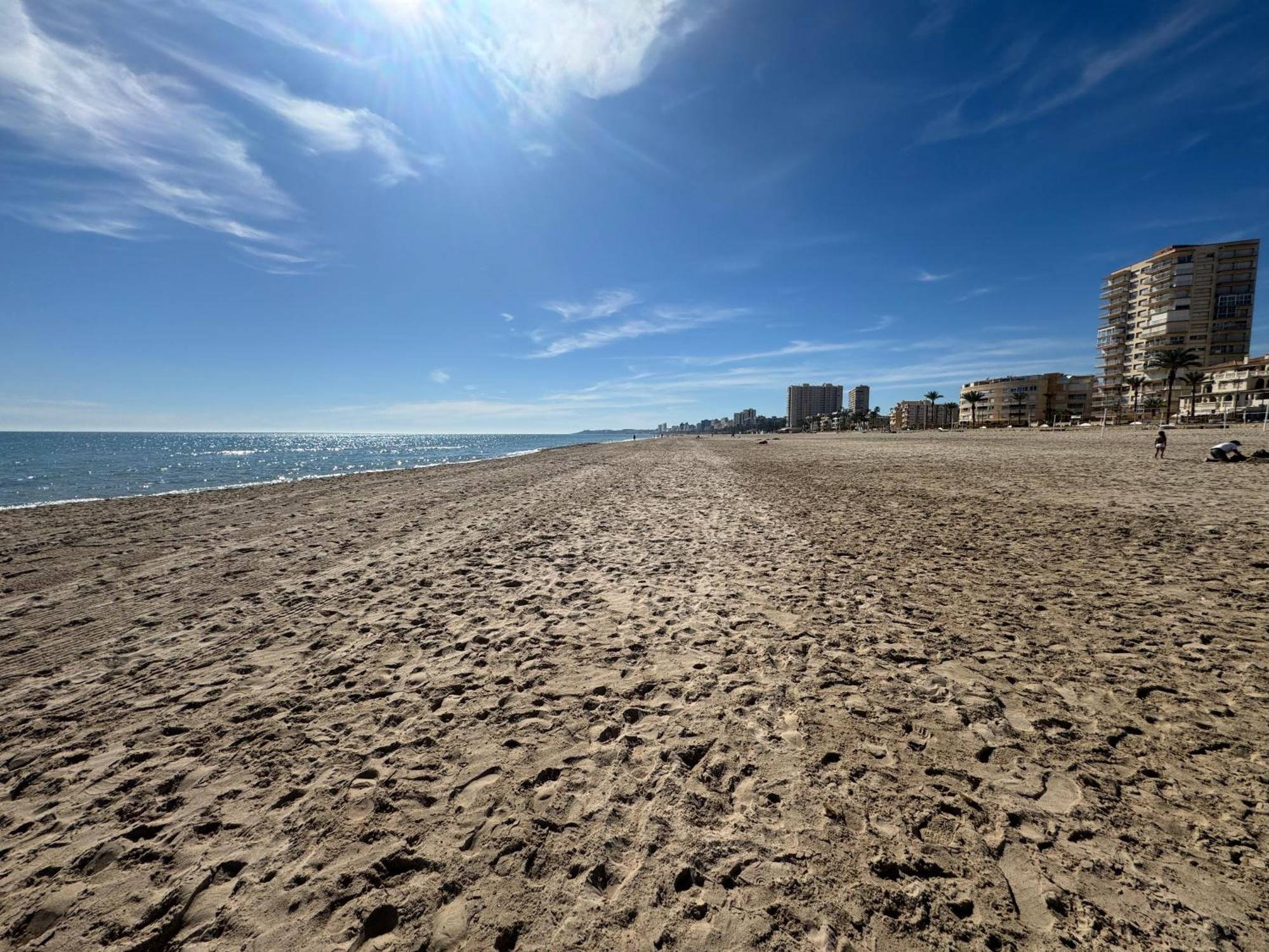 Apartamento Muchavista Primera Linea De Playa By El Conserje El Campello Luaran gambar